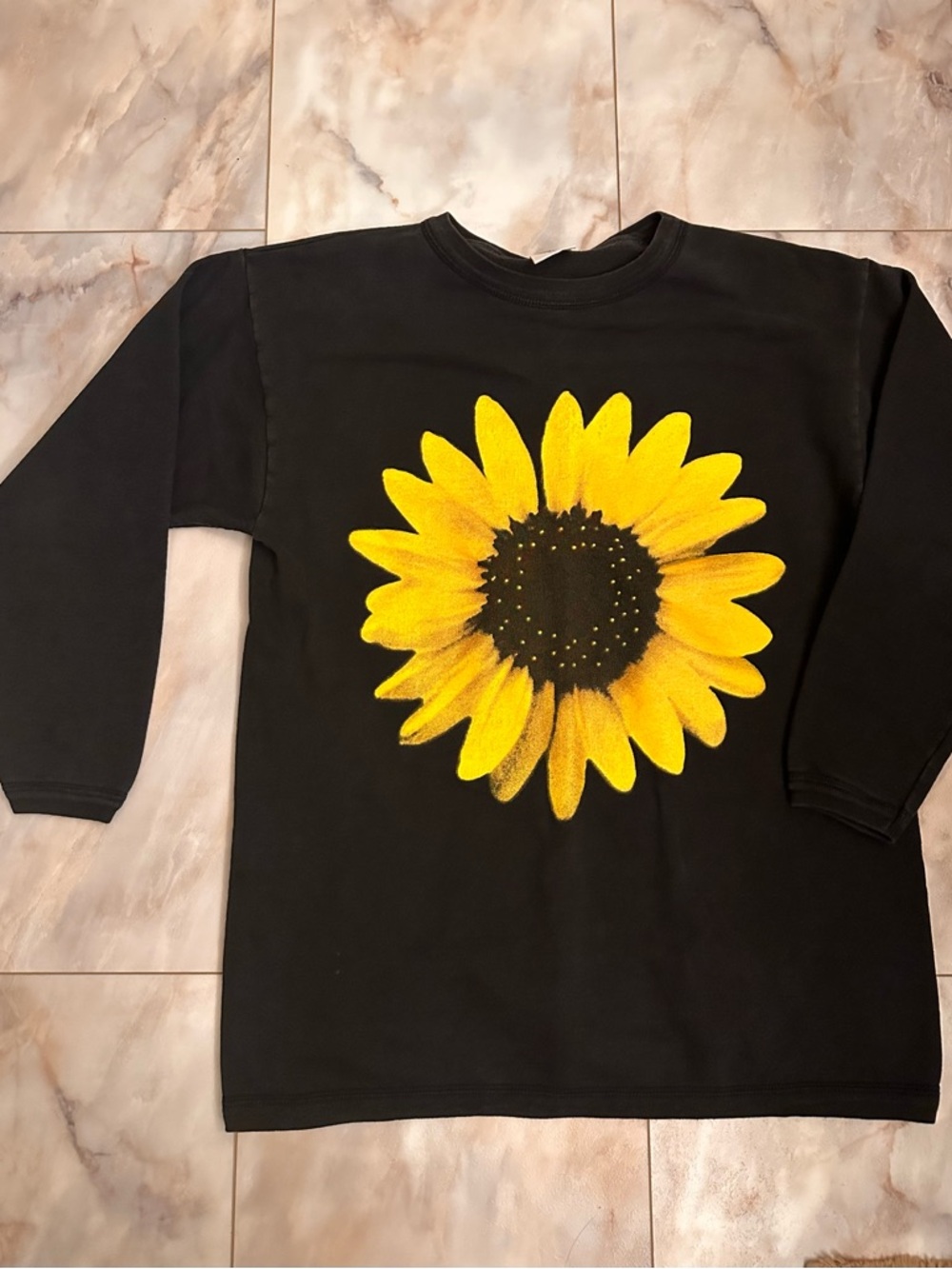 Vintage - made in USA Black Sunflower Graphic Long-Sleeve Shirt